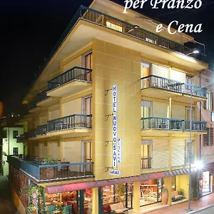 https://nuovo-savi.it-tuscanyhotel.com