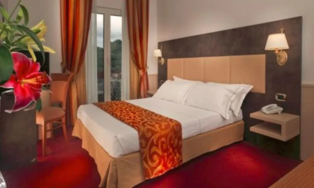 Pinewood Hotel Rom