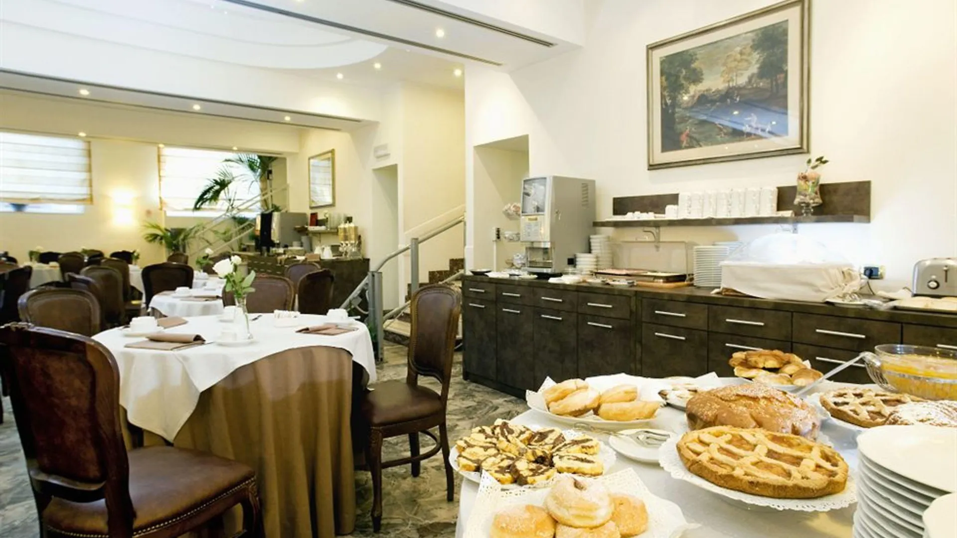 Pinewood Hotel Rom