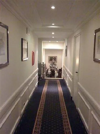 Pinewood Hotel Rom