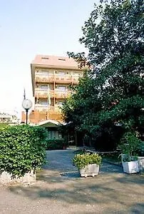 Pinewood Hotel Rom