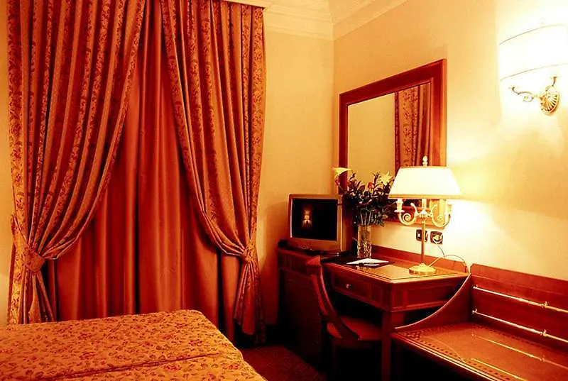 Pinewood Hotel Rom