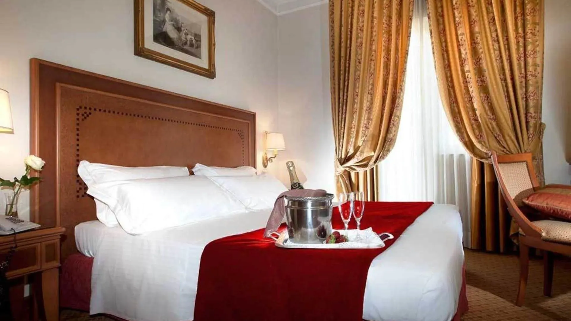 Pinewood Hotel Rom